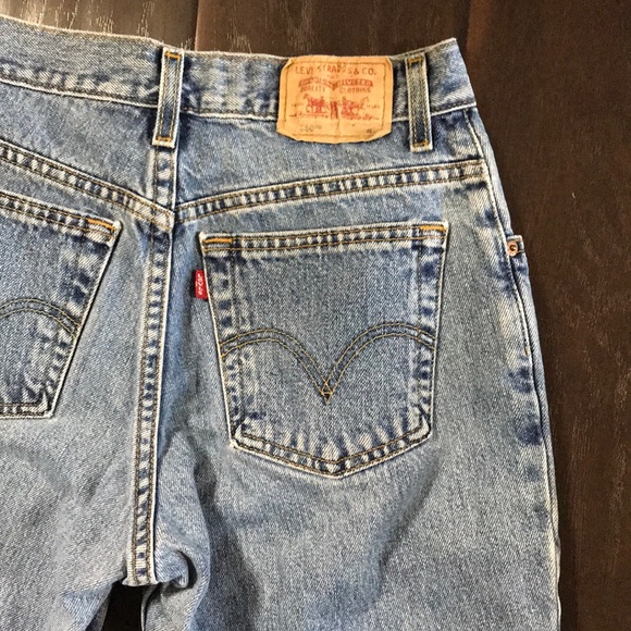 SOLD! Vintage Levi’s 550 Classic Relaxed Jeans - Picture 2 of 6